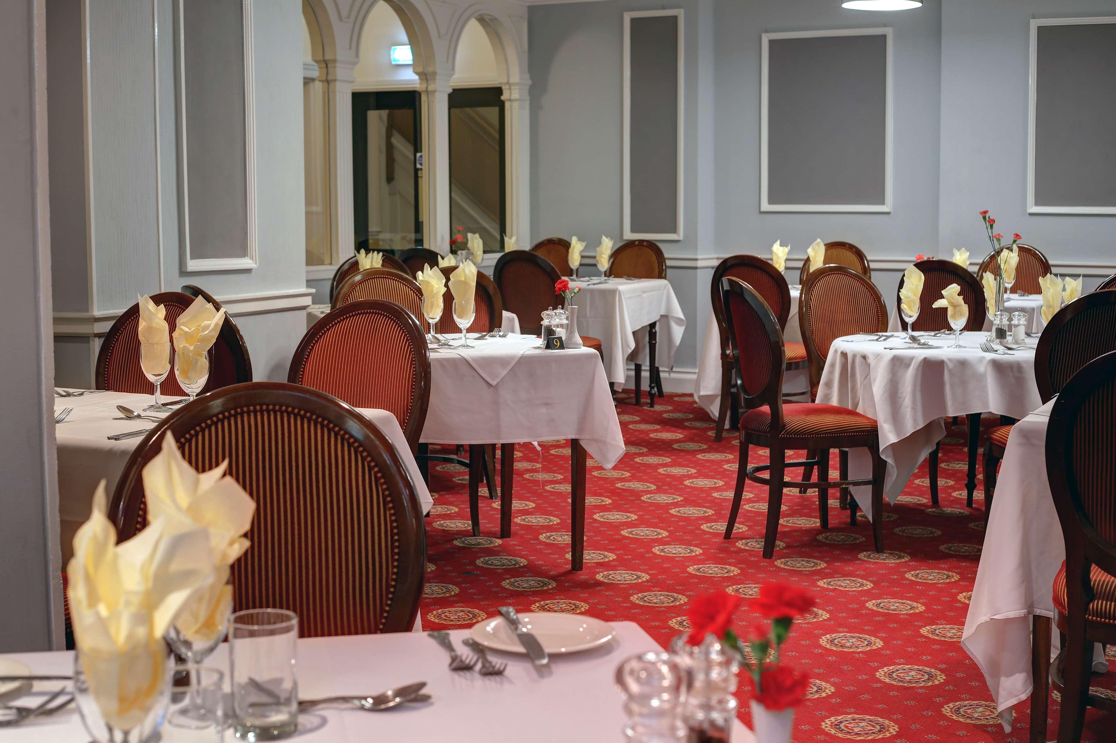 Crewe Arms Hotel Екстер'єр фото