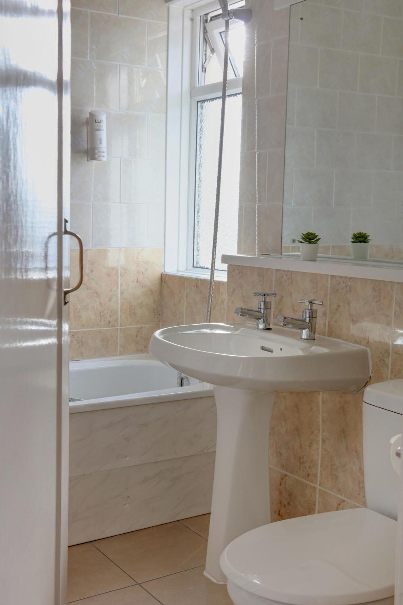Crewe Arms Hotel Екстер'єр фото