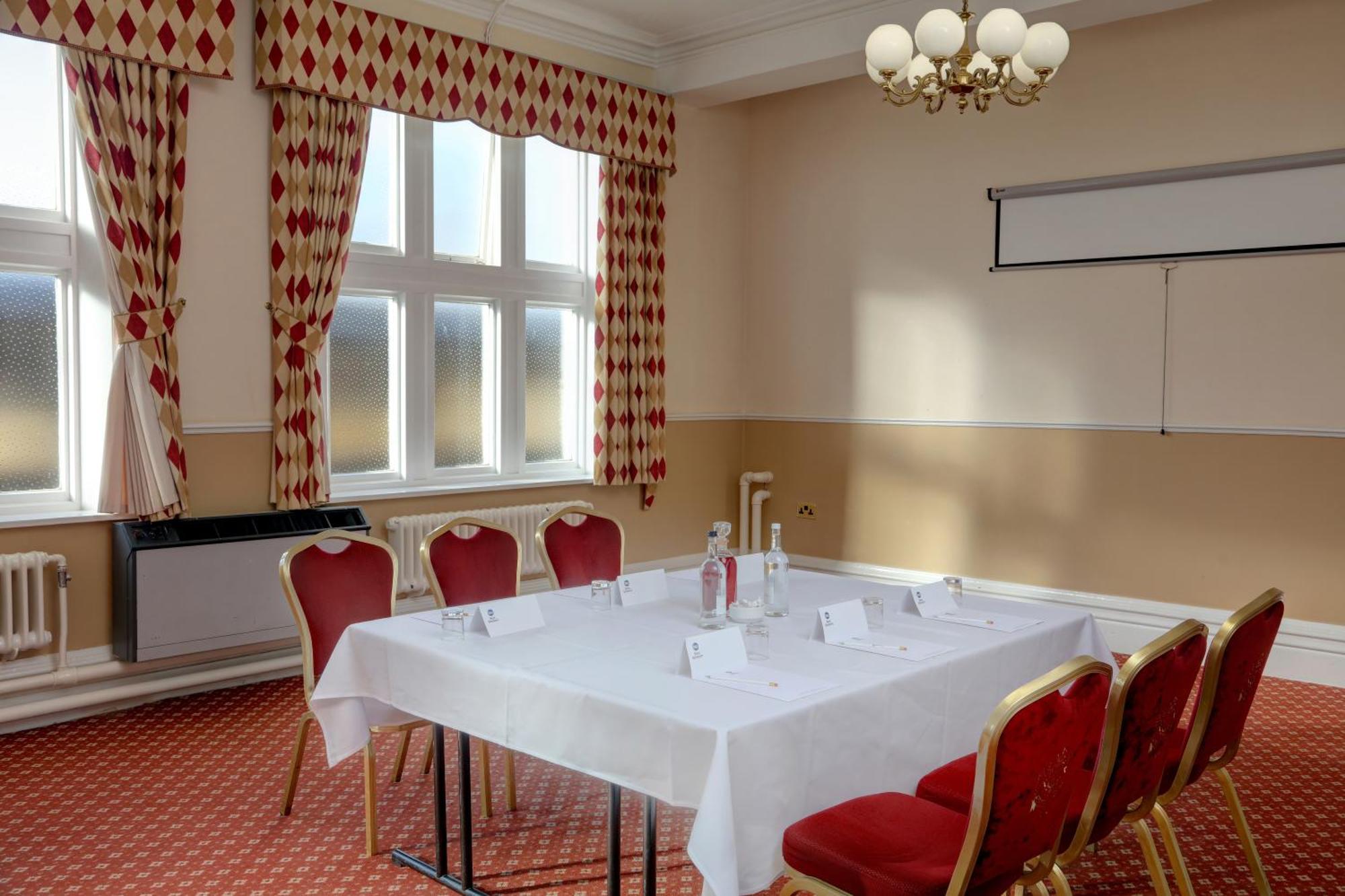 Crewe Arms Hotel Екстер'єр фото