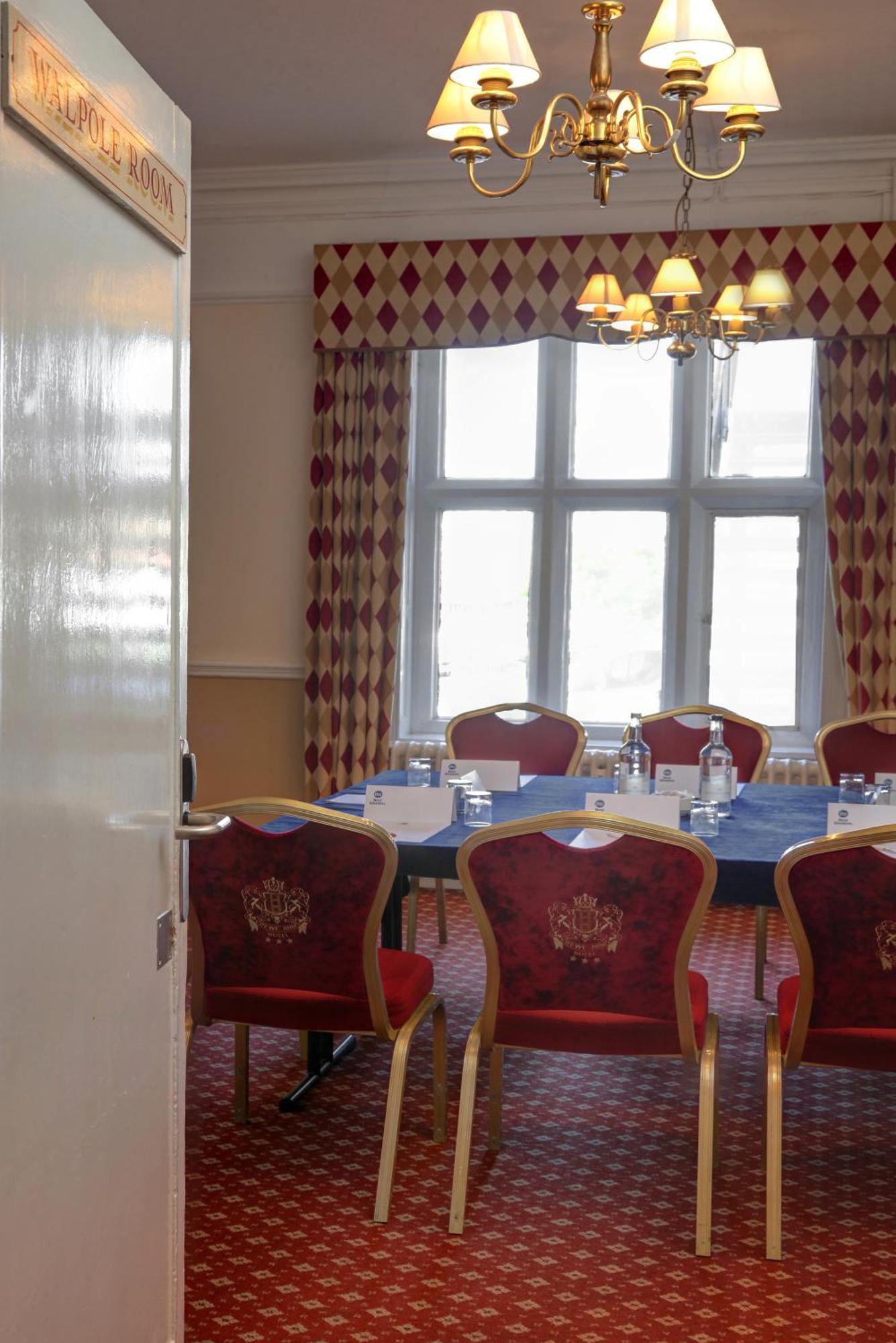 Crewe Arms Hotel Екстер'єр фото