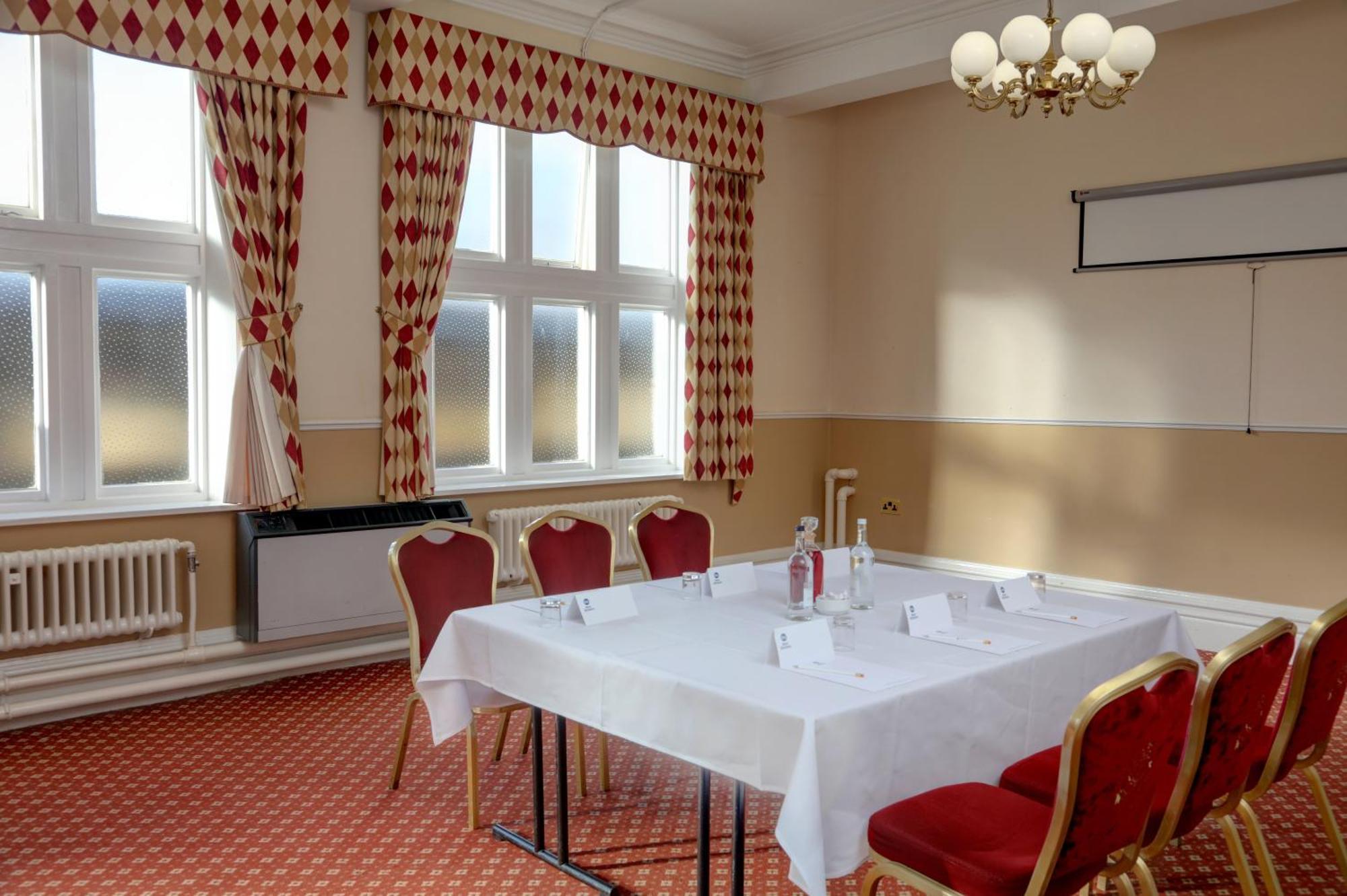 Crewe Arms Hotel Екстер'єр фото