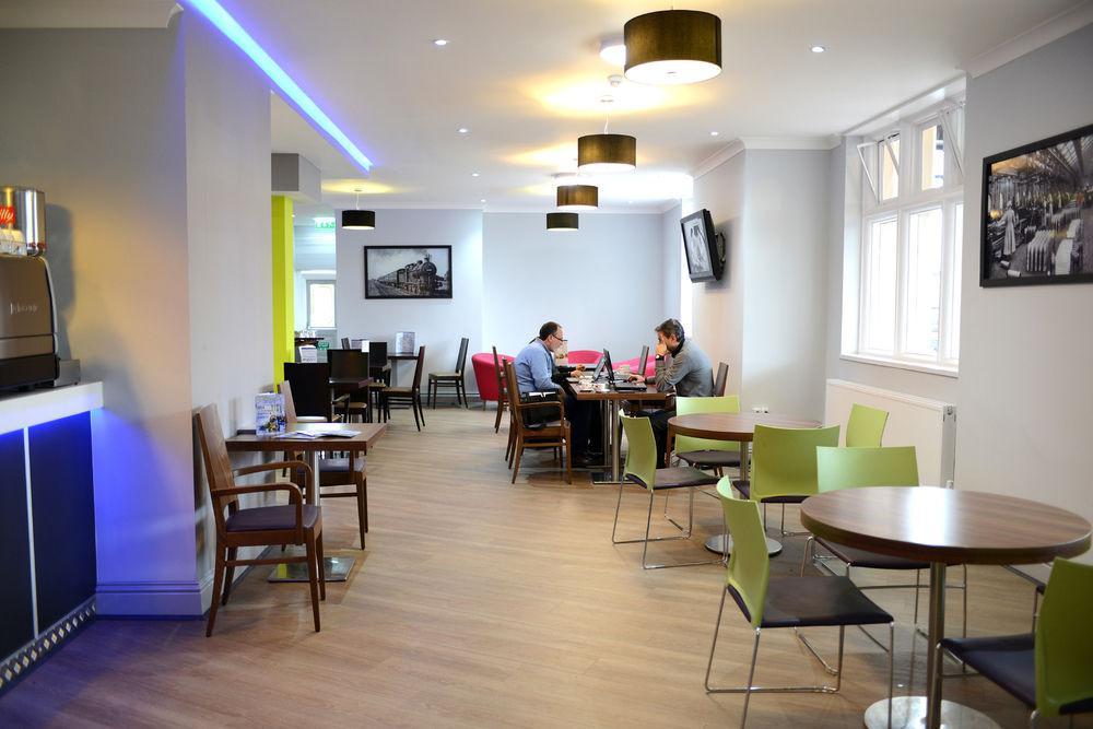 Crewe Arms Hotel Екстер'єр фото